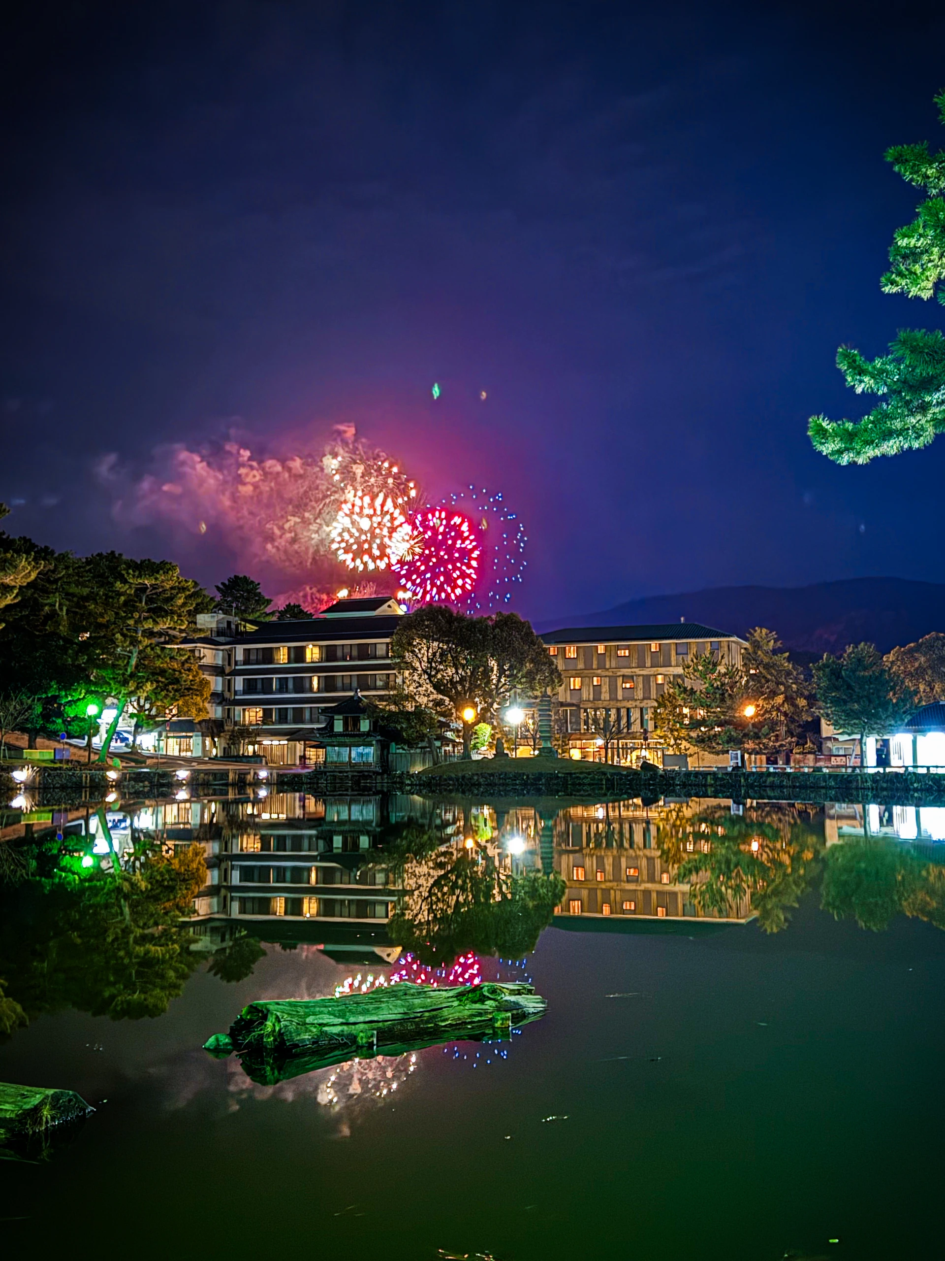 Does AI Lie? Observing the Boundaries of Human Performance